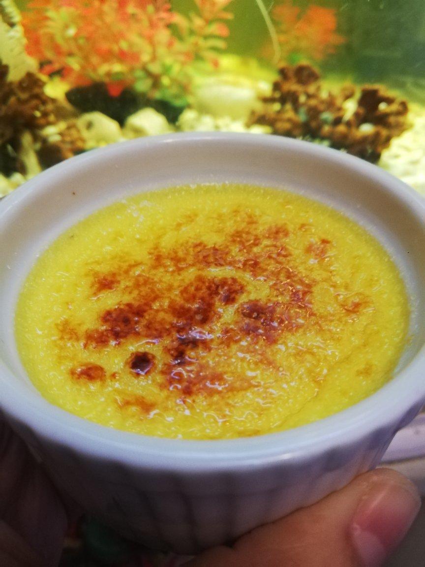 在家制作焦糖布蕾