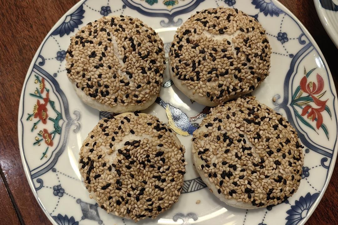 蟹壳黄.葱酥烧饼