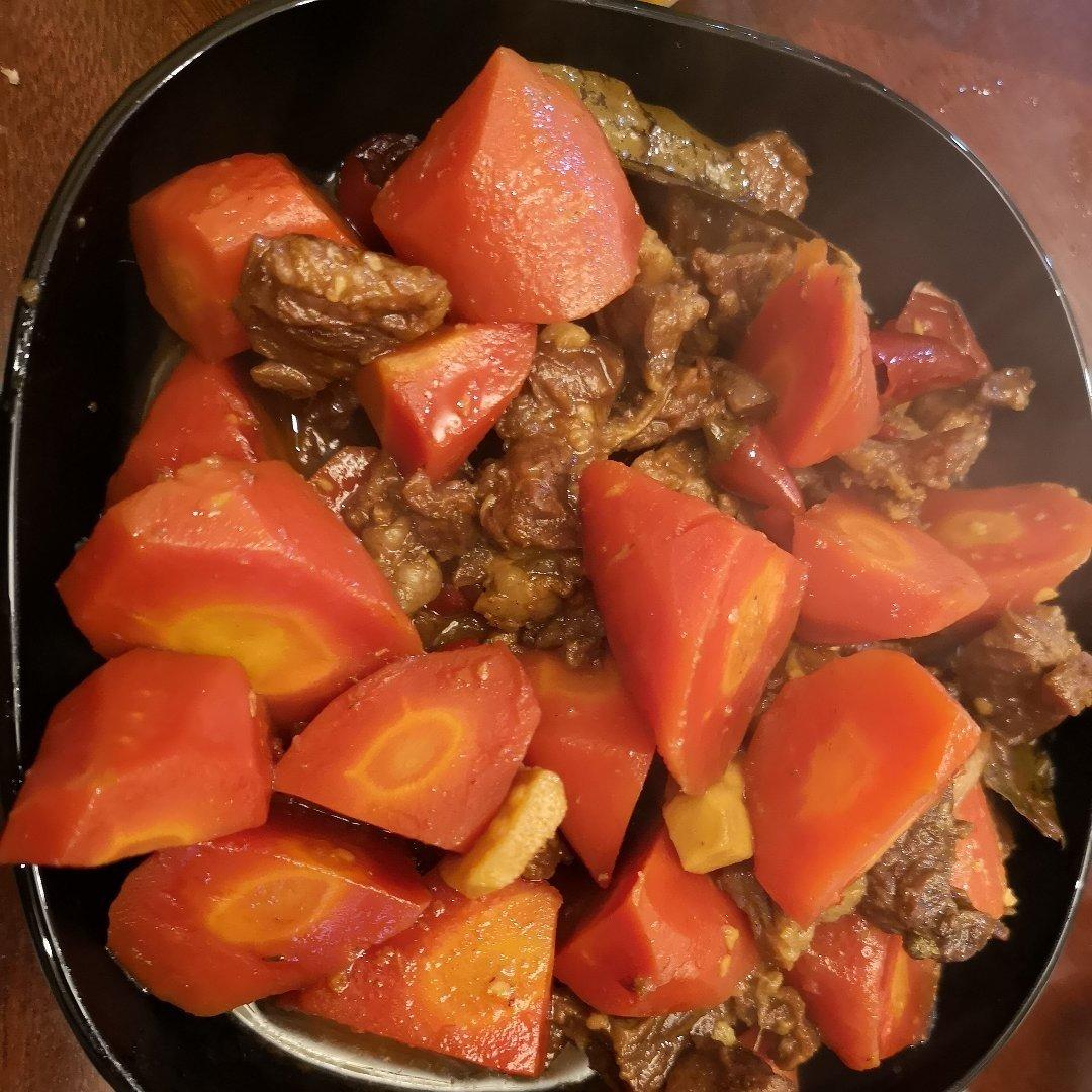 胡萝卜土豆烧牛腩