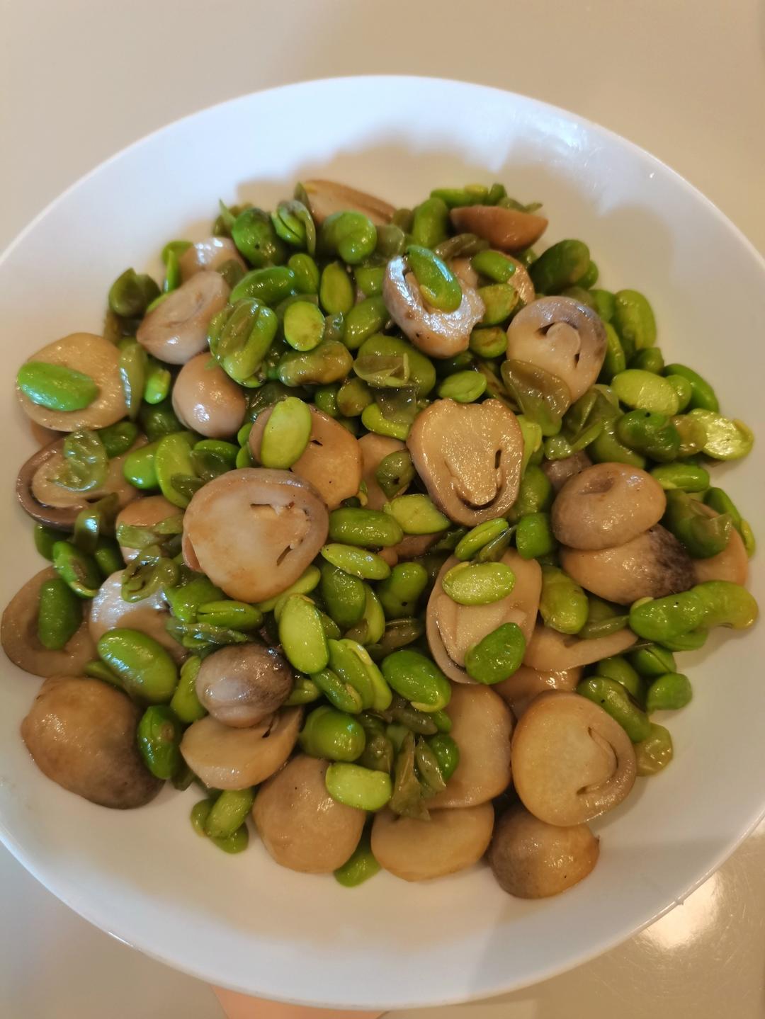 美味家常菜之草菇毛豆