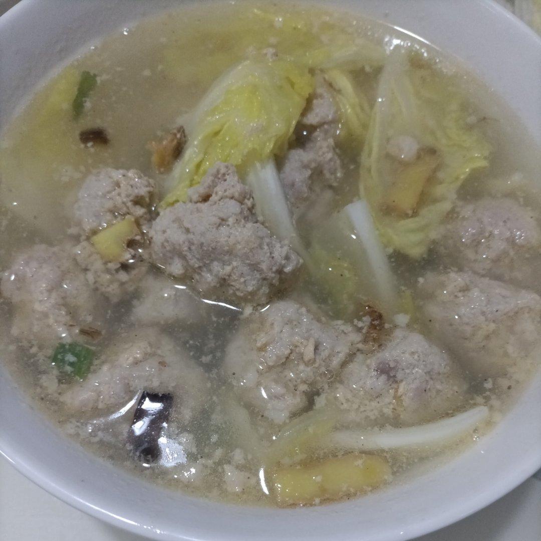 小白菜丸子汤