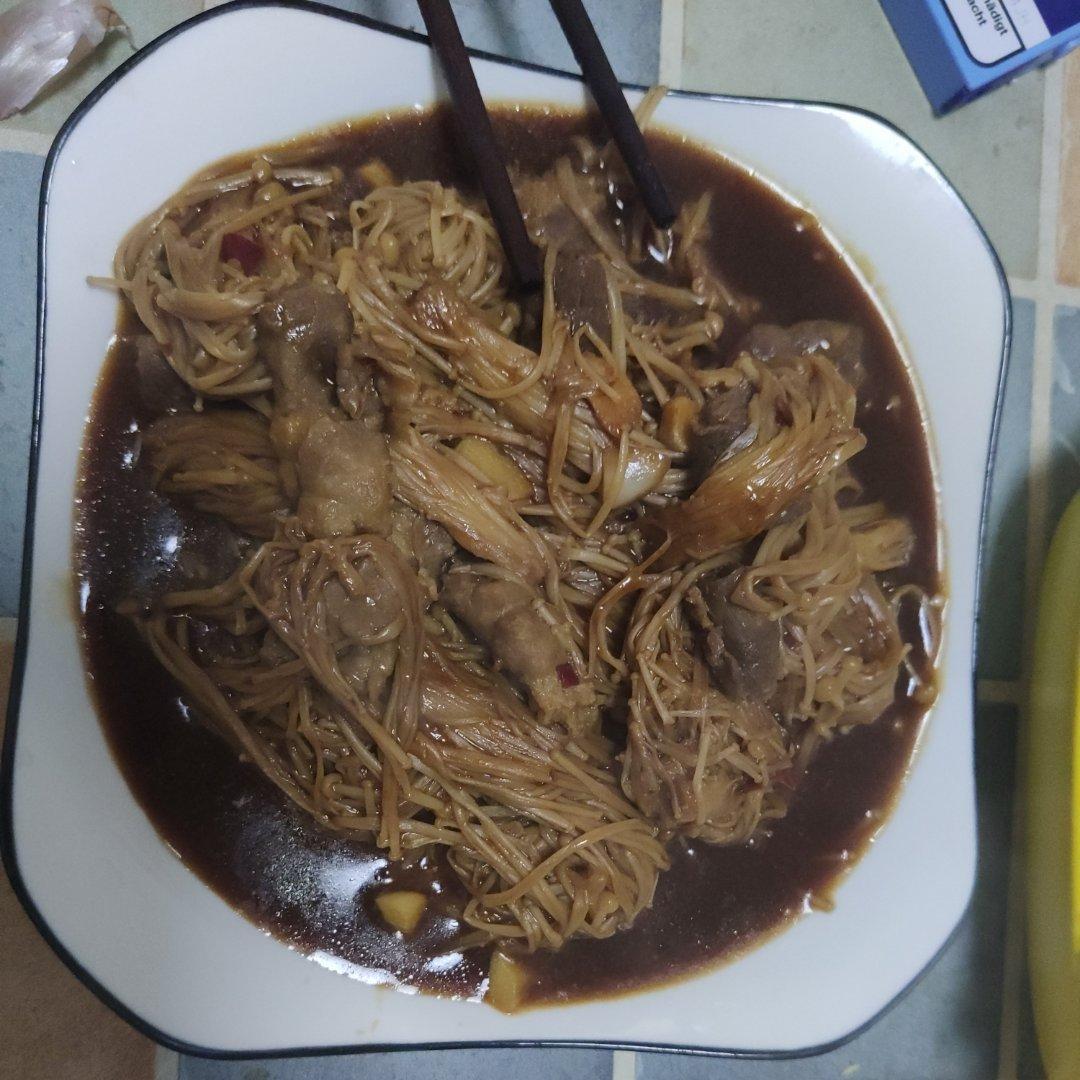 【金针菇肥牛卷】