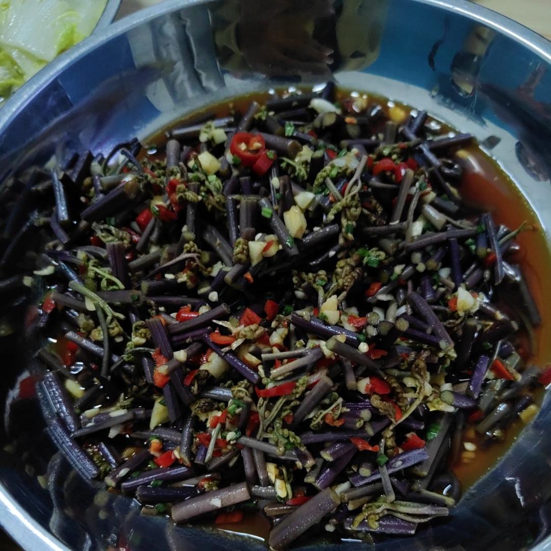 凉拌蕨菜