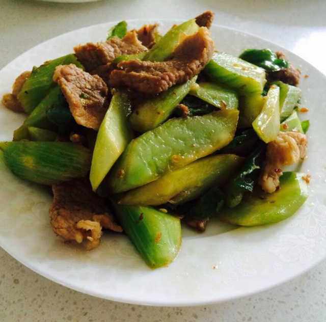 莴笋炒肉片