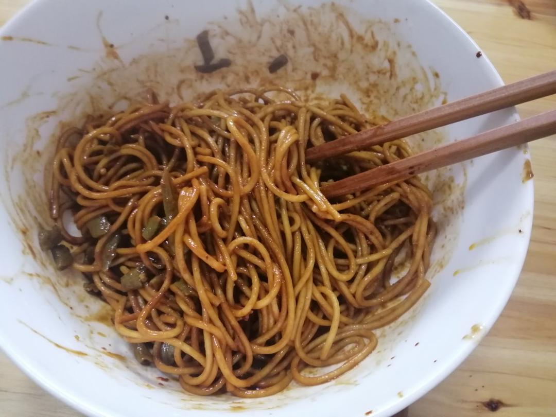 来一碗武汉热干面吧