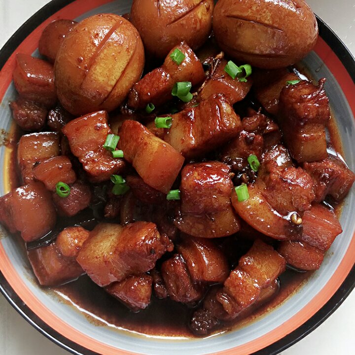 吃着碗里望着锅里的红烧肉