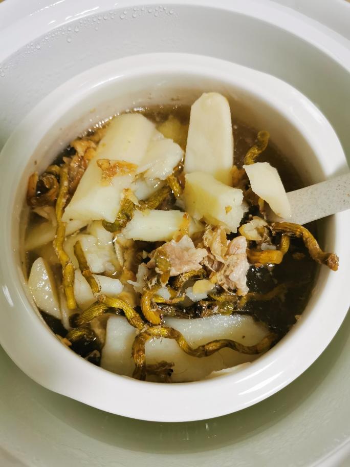 花旗参石斛淮山瘦肉汤的做法步骤图 悦绣嫁衣 下厨房