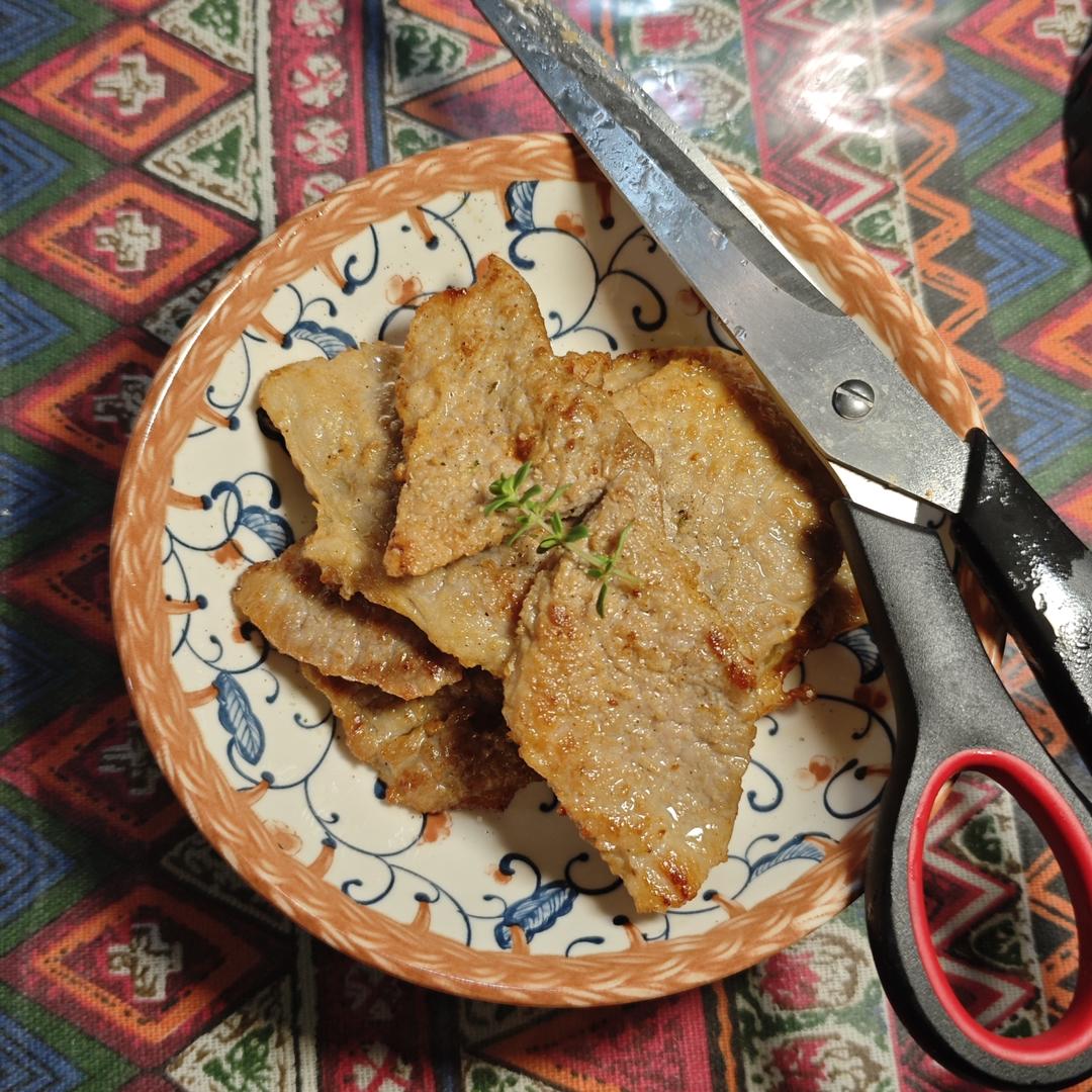 煎猪扒（超简单）和其他的猪扒在这食谱的最下面