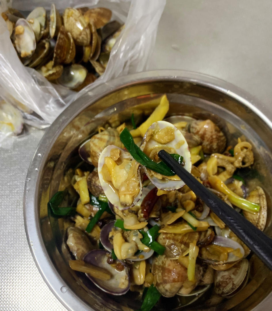 厨师长教你：“香辣花甲”的家常做法，好吃的停不下来