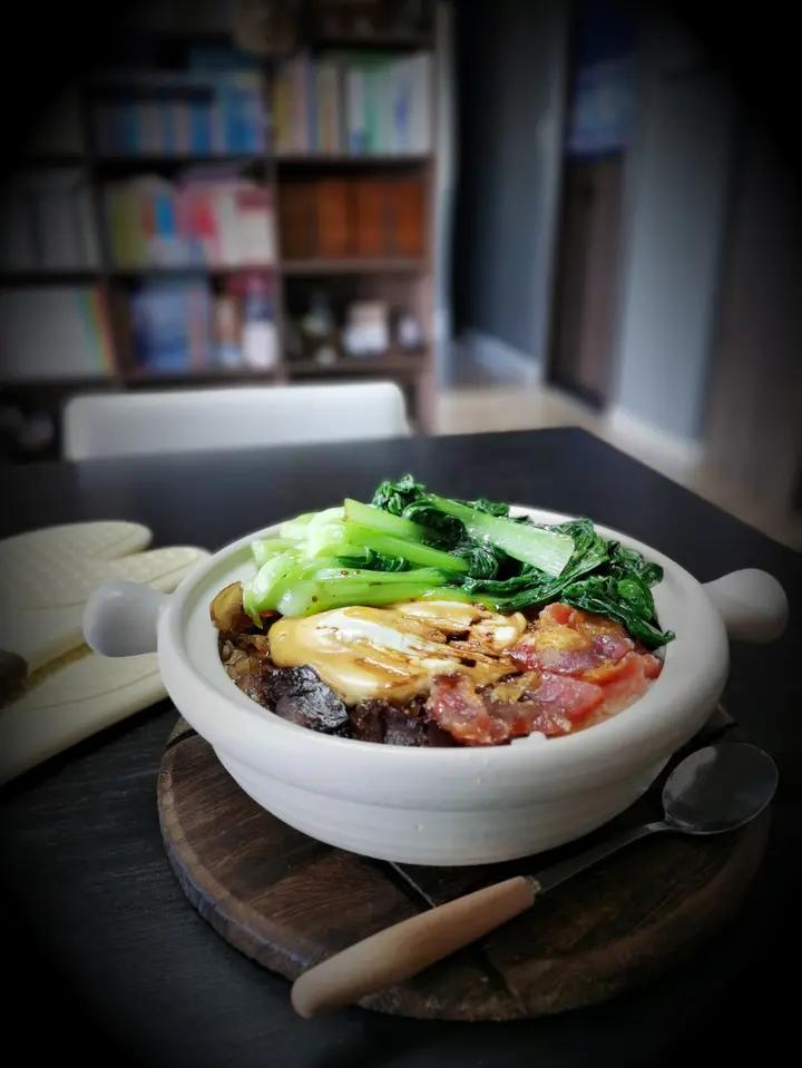 保姆级的「腊味煲仔饭2.0」加强版来了，地道老广味～