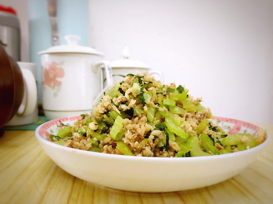 【健康三餐】鱼肉末炒西芹