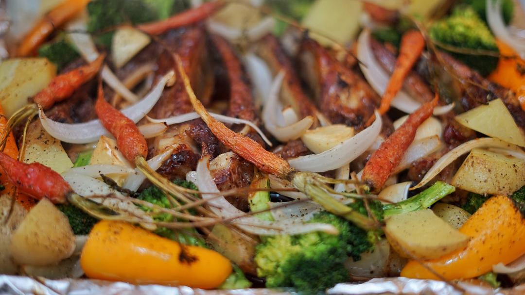 家庭版蜜汁烤肋排，完胜烤肉店！