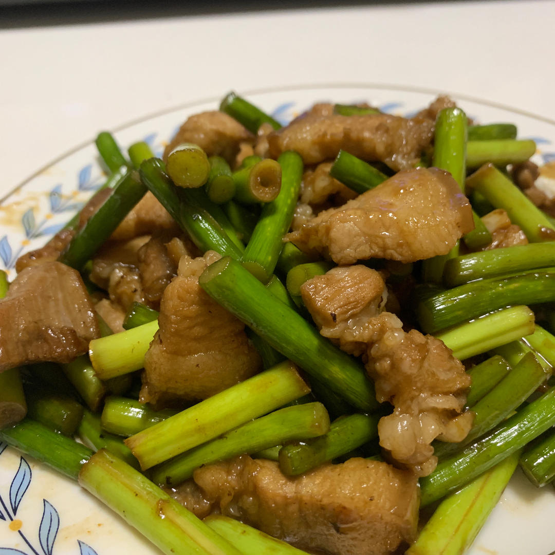 简单易做的下饭菜－蒜苔炒肉