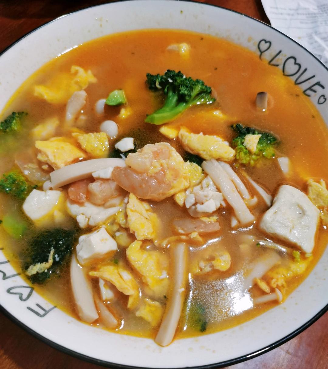 豆腐鲜虾菇菌汤