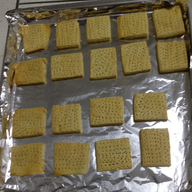 高钙奶盐苏打饼干