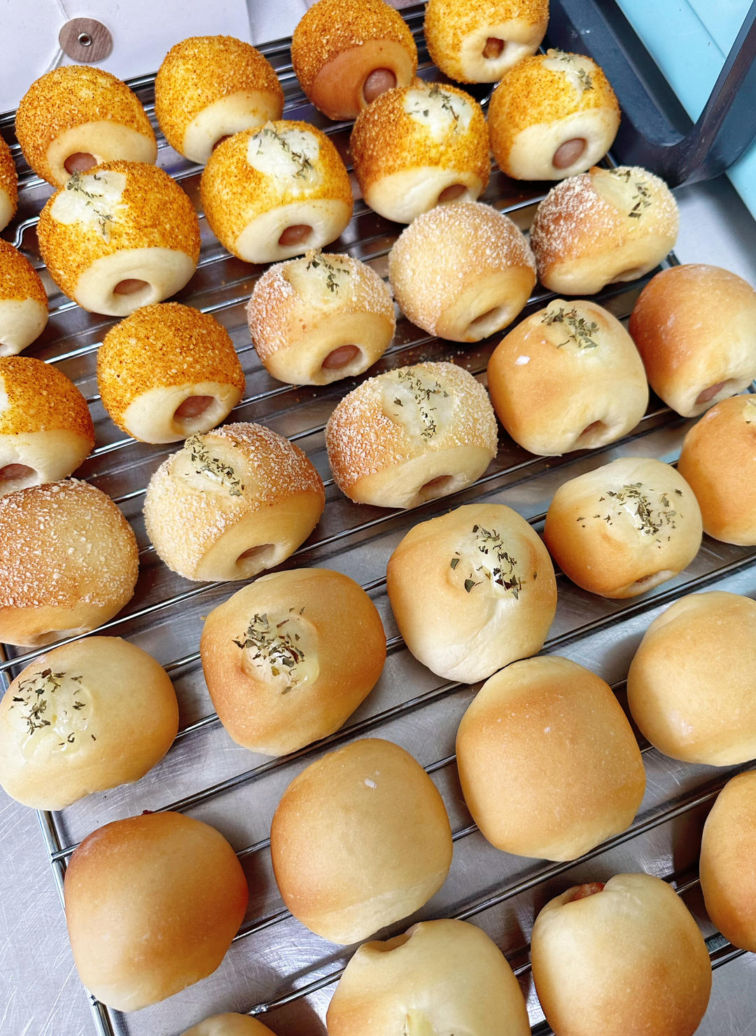 小可爱系列--迷你芝士肠仔包