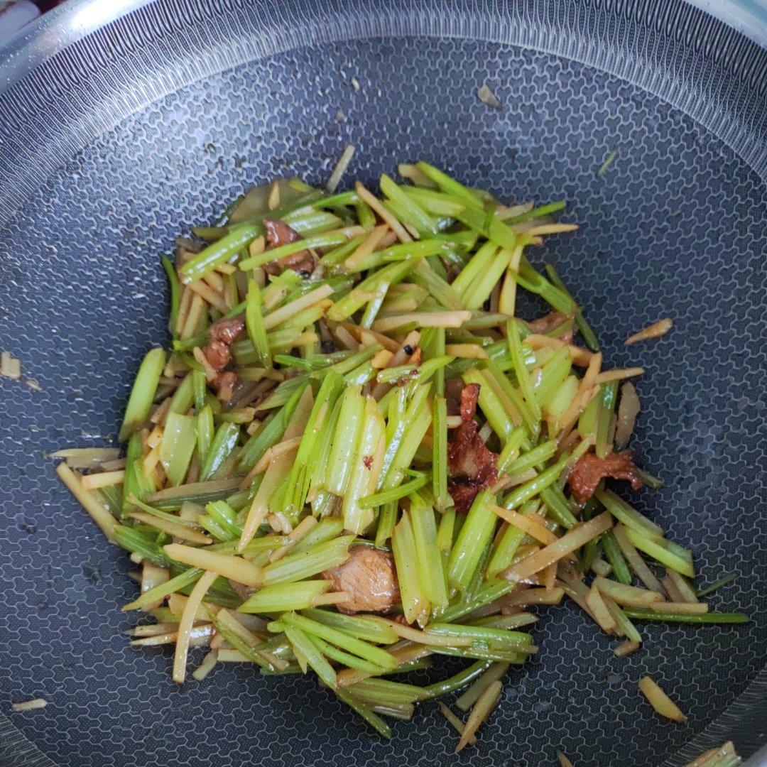 芹菜炒土豆丝