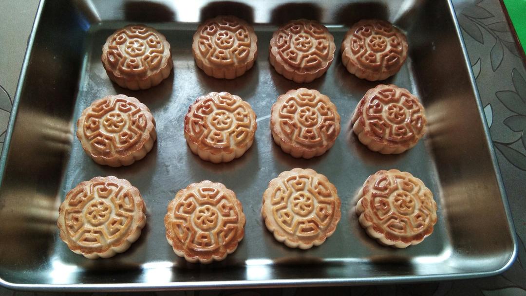 广式月饼—蛋黄莲蓉月饼