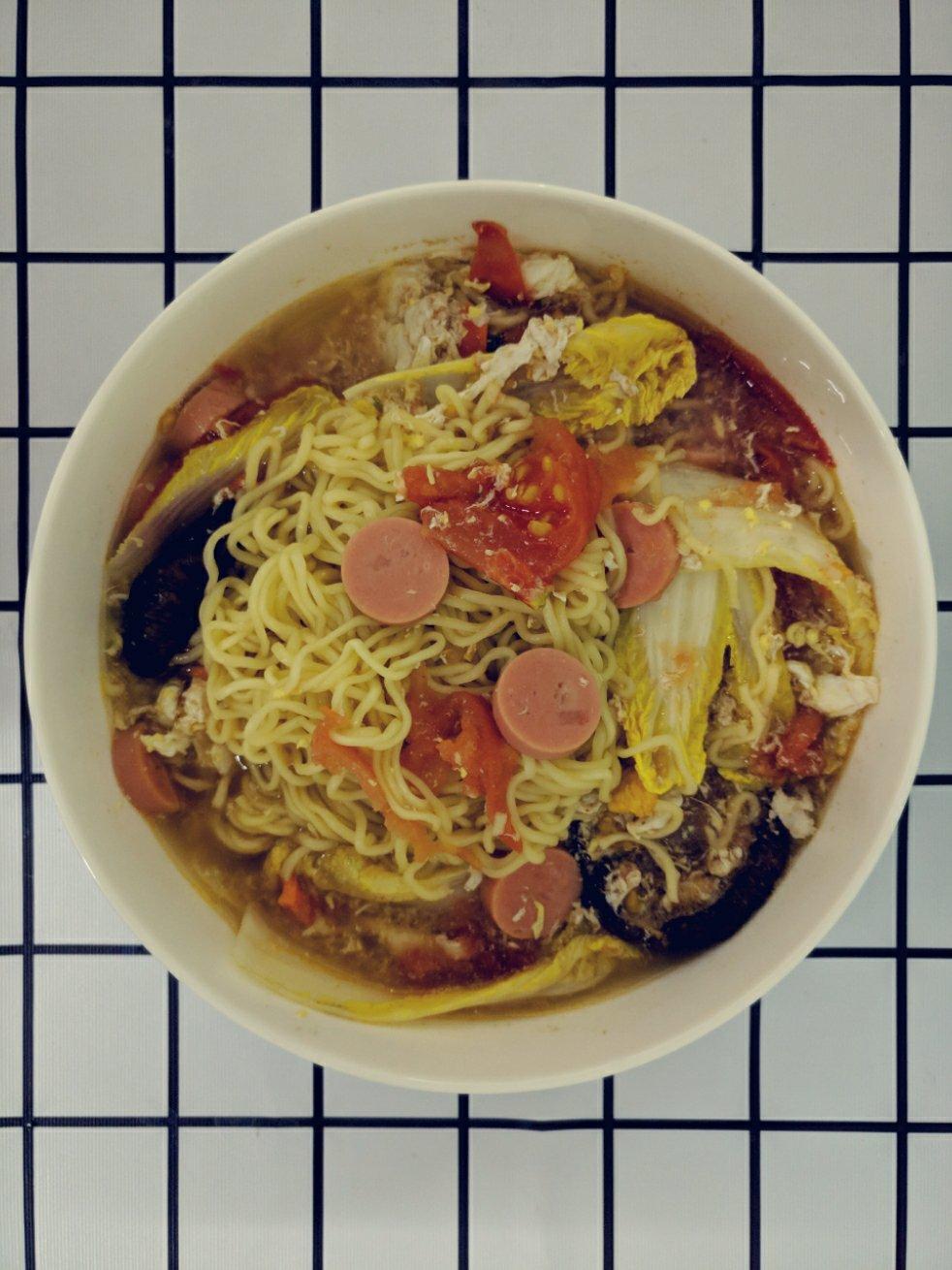 煮方便面（蕃茄味