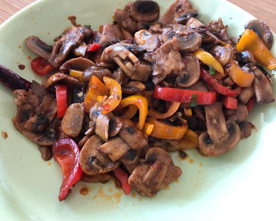 口蘑小炒肉