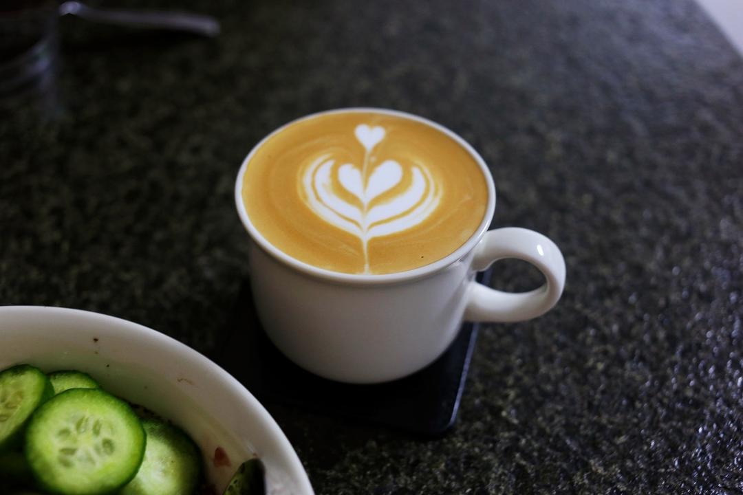 ☕自学拉花不急不嗔🐱