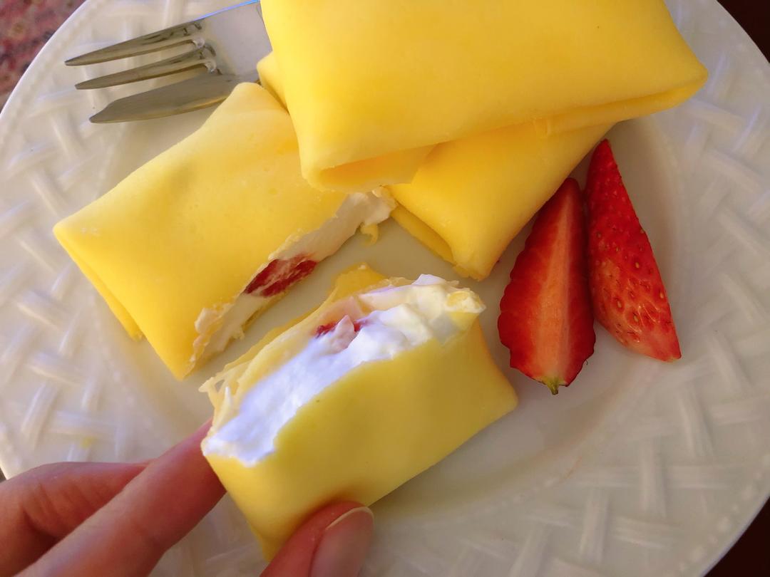 芒果/草莓班戟Mango/Strawberry Banji(Cantonese Cream Pancake) 芒果/草莓班戟Mango/Strawberry Banji(Cantonese Cream Pancake)