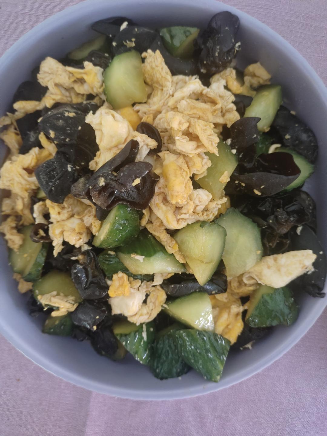 青瓜木耳炒鸡蛋