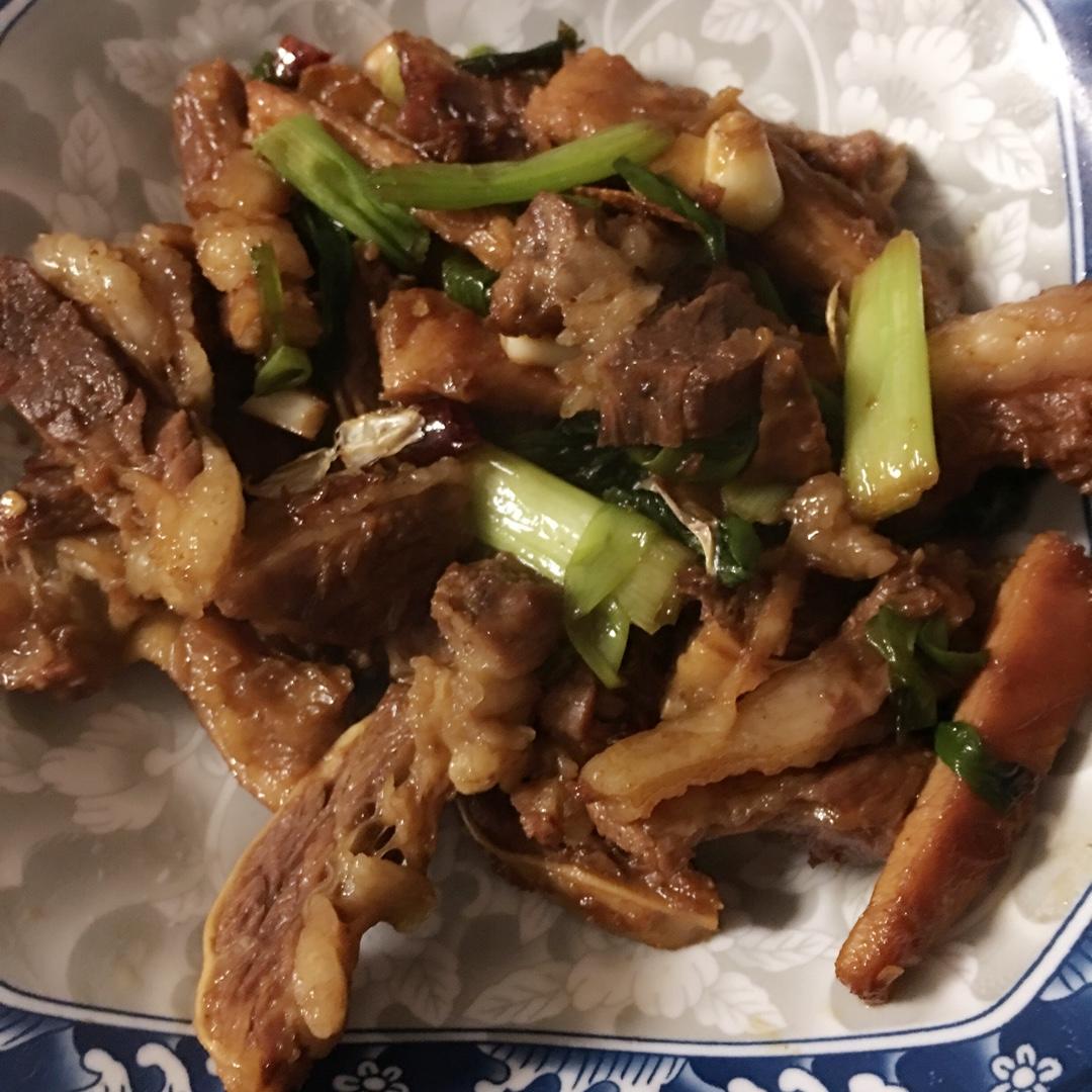 爆炒尖椒牛肉