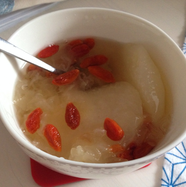 冰糖雪梨银耳汤