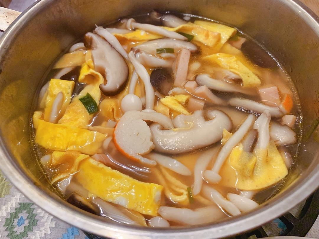 鲜味菌菇汤