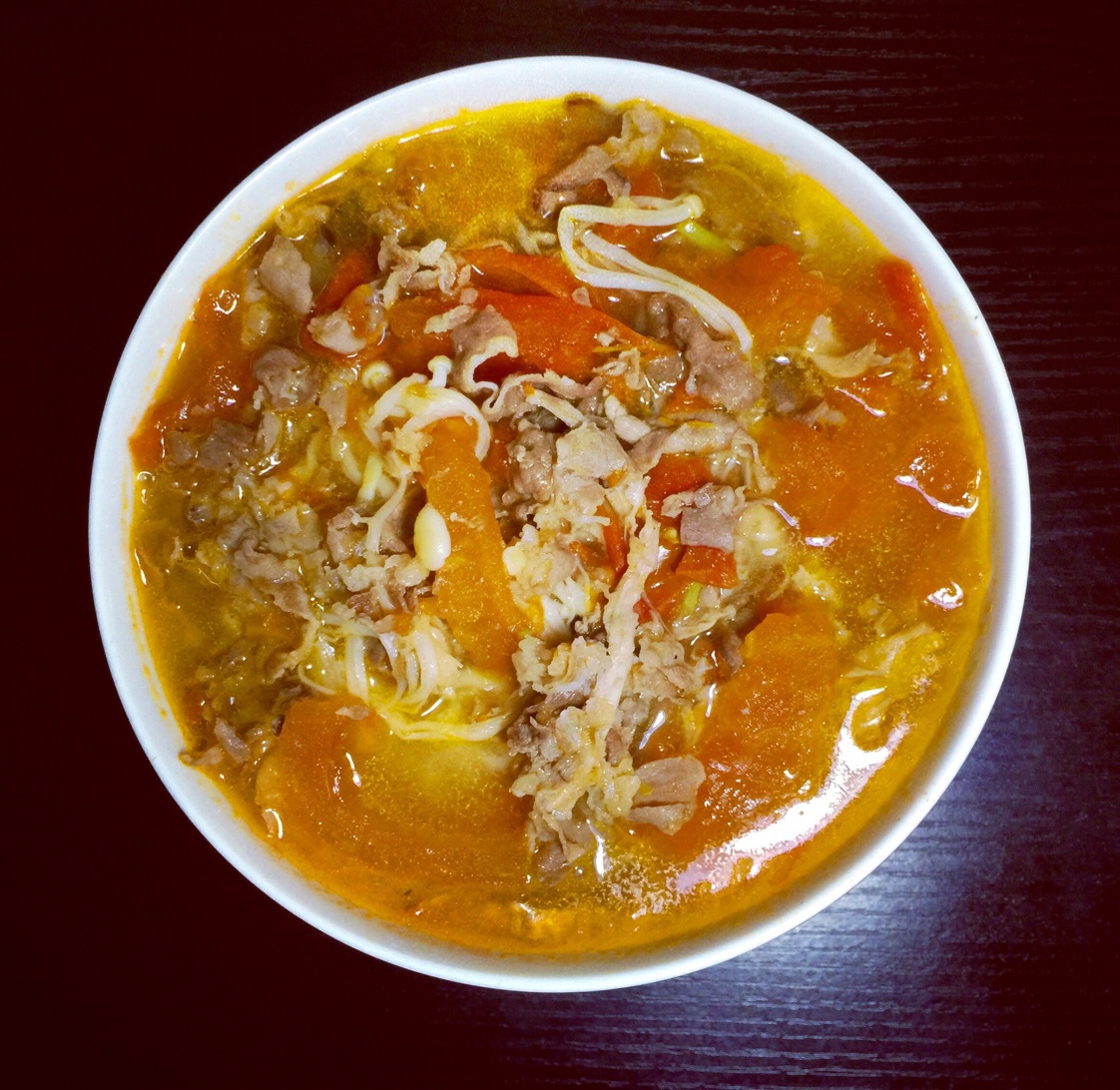 金针菇肥牛番茄锅