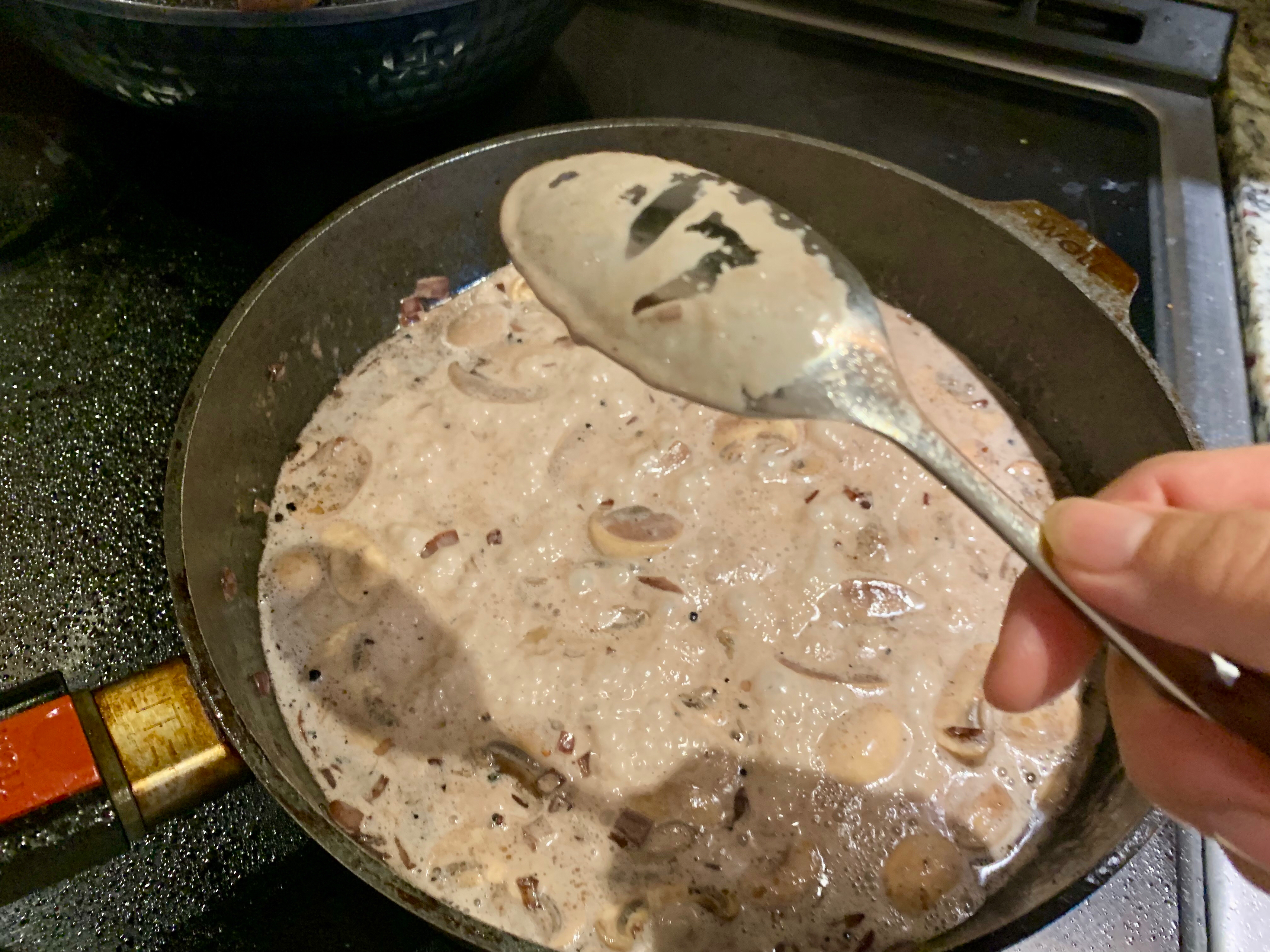 菲力牛排和红酒蘑菇浓酱的做法(filet mignon service with red wine mushroom cream sauce)的做法 步骤14