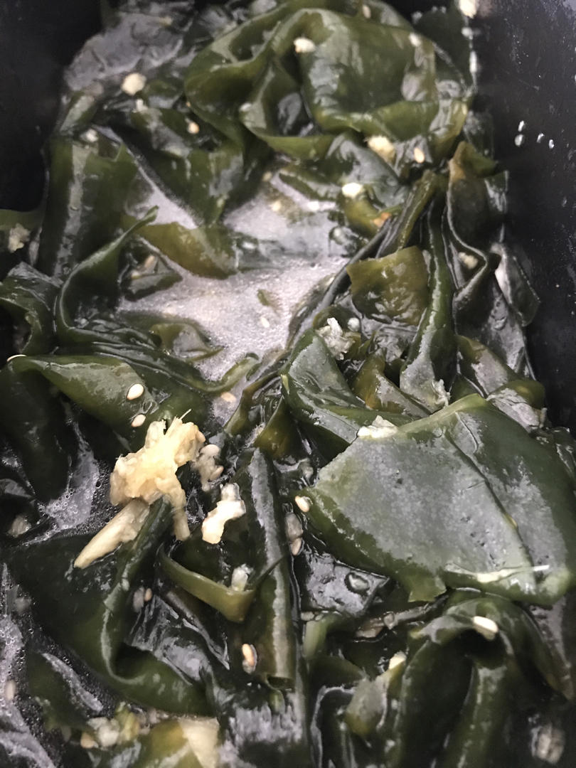 让人上瘾的凉拌裙带菜，连续吃了三天，不带腻的，比海带更好吃