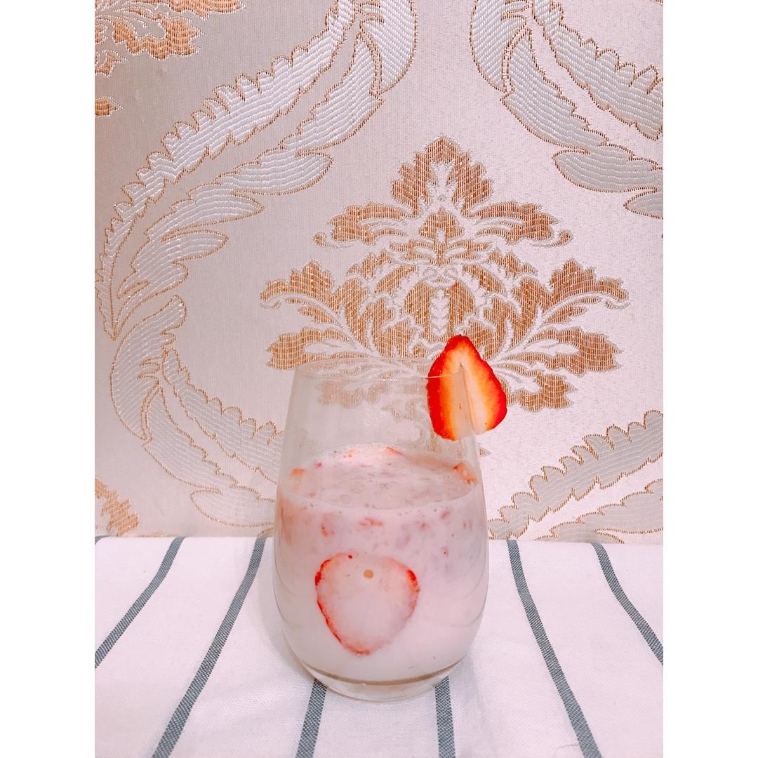 草莓奶昔