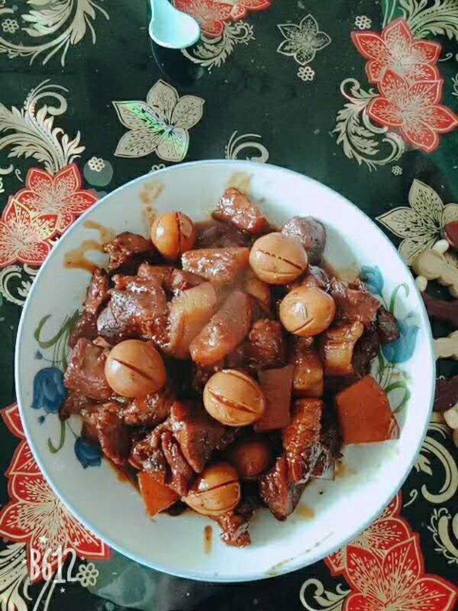 鹌鹑蛋红烧肉