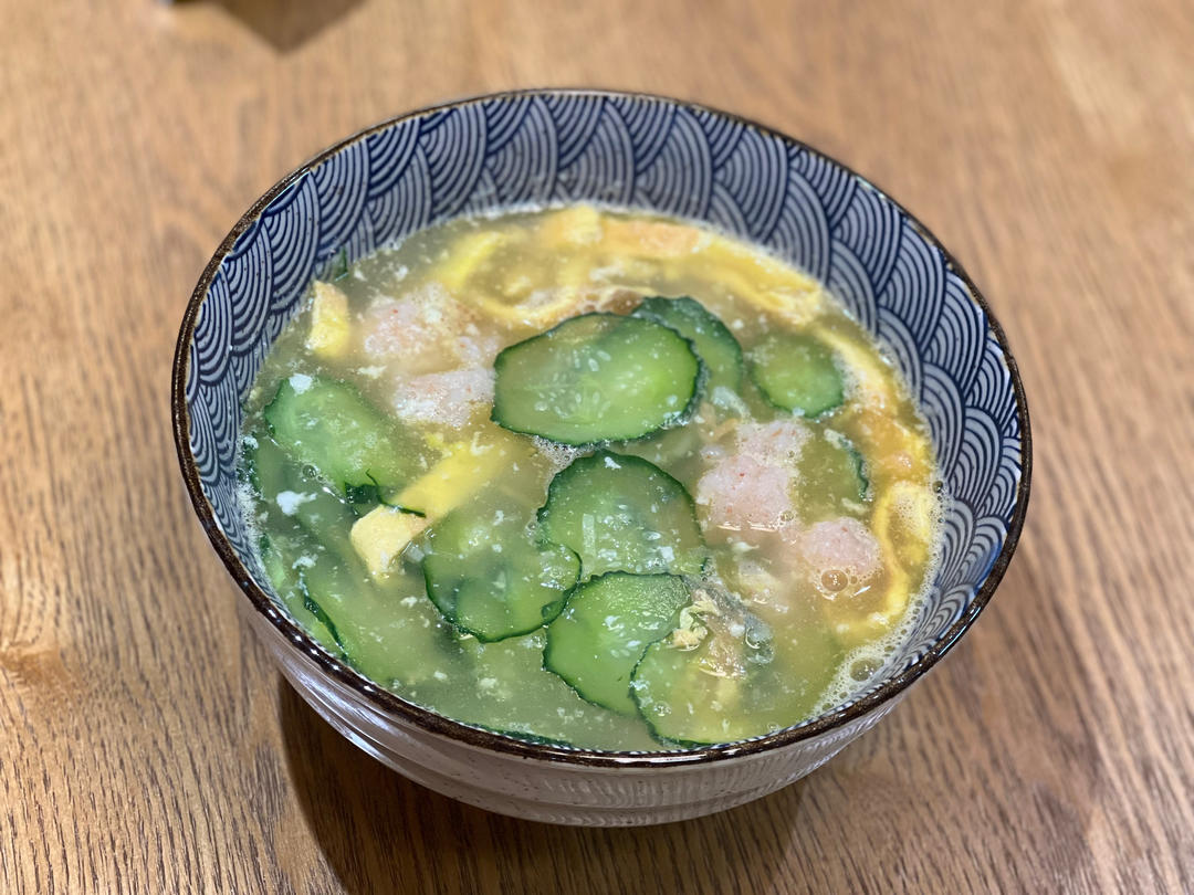 低卡饱腹、鲜美又爽口的黄瓜虾滑汤，减脂必备