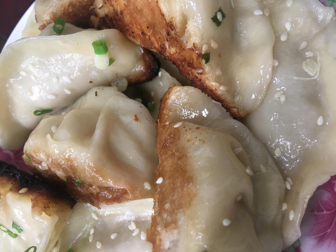 早餐来一锅香脆的生煎饺子