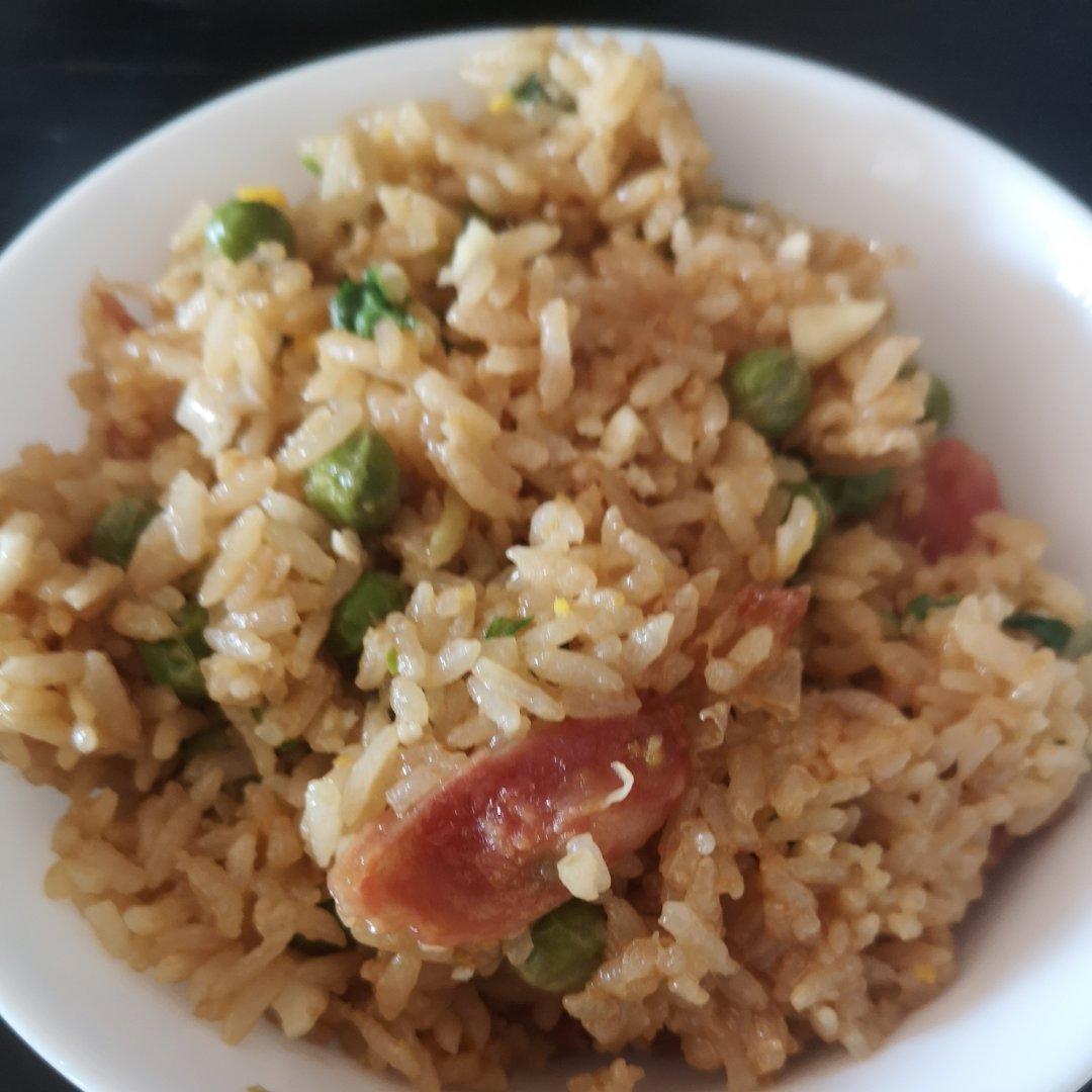 香肠煲仔饭