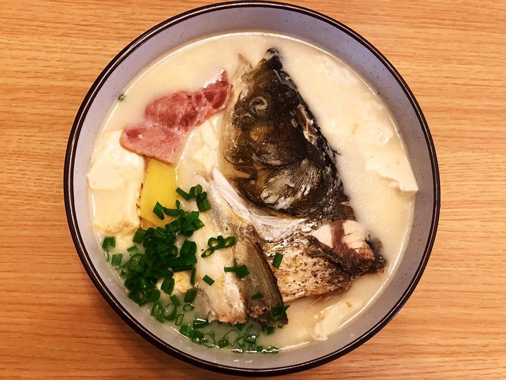 鱼头豆腐汤