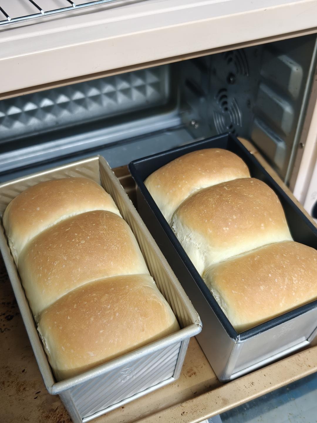 奶香纯粹的重料淡奶油吐司