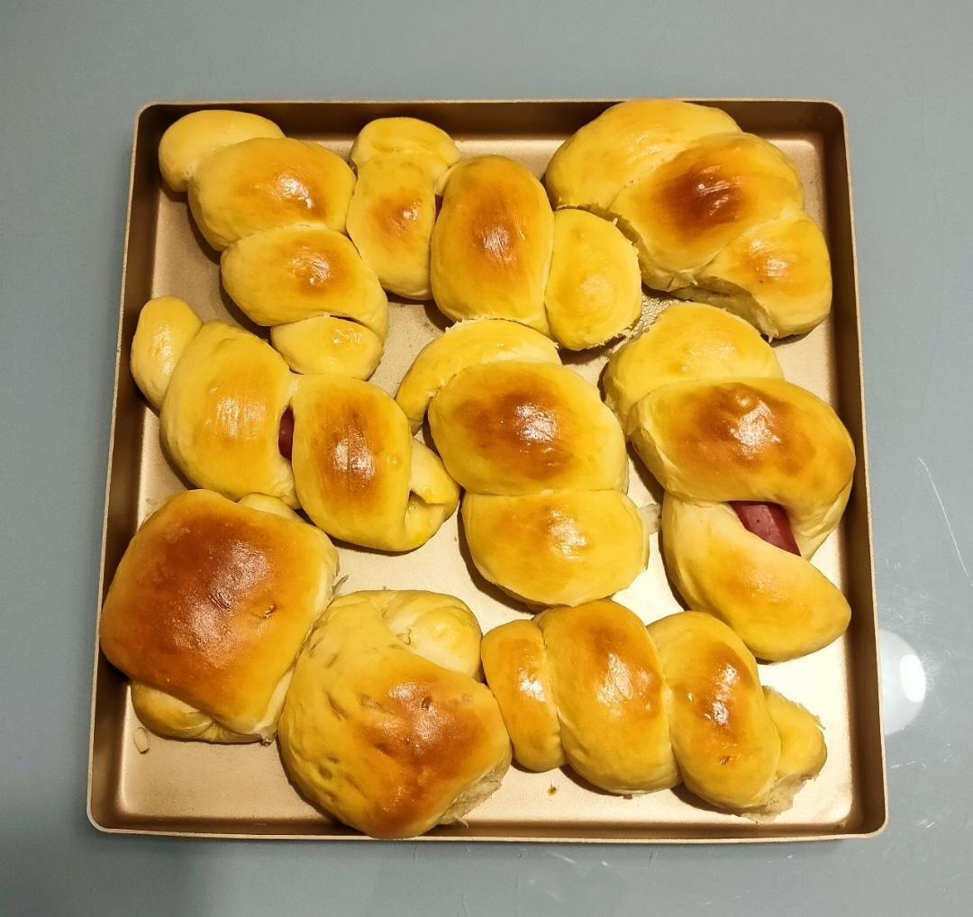 简单好吃的香肠卷（面包机和面）