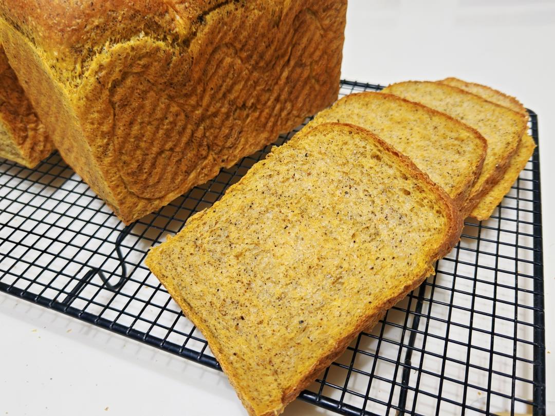 南瓜黑芝麻吐司