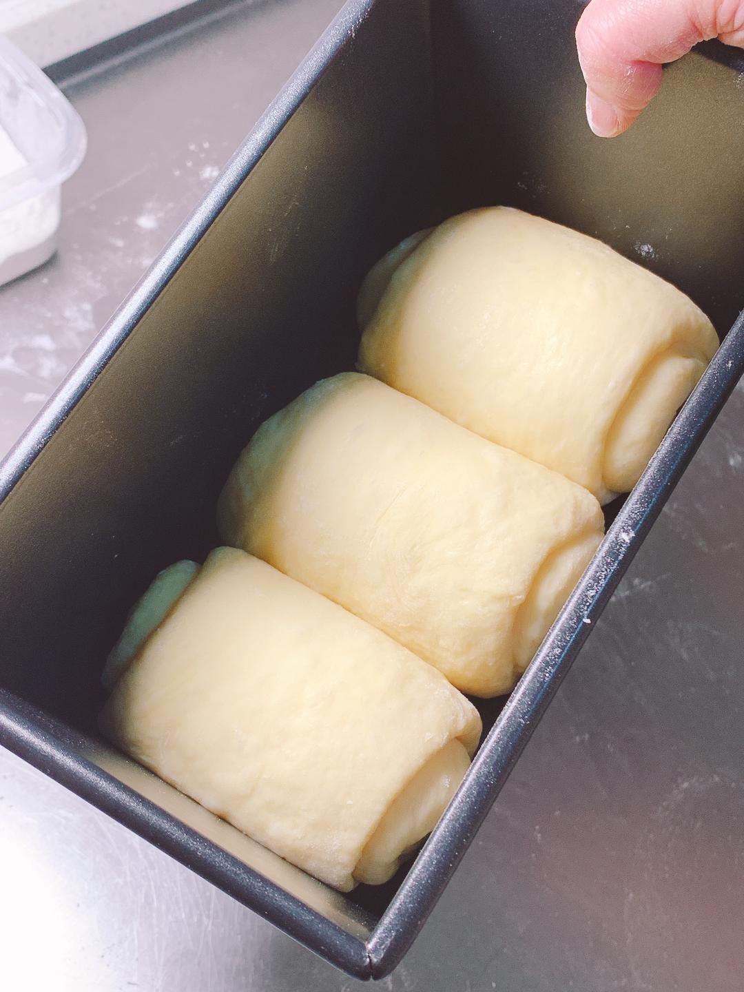 纯奶手撕吐司的做法 步骤1