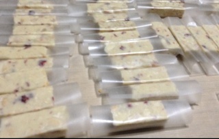 超详细TIPS—自制超美味牛轧糖（熬糖版），秒杀棉花糖版