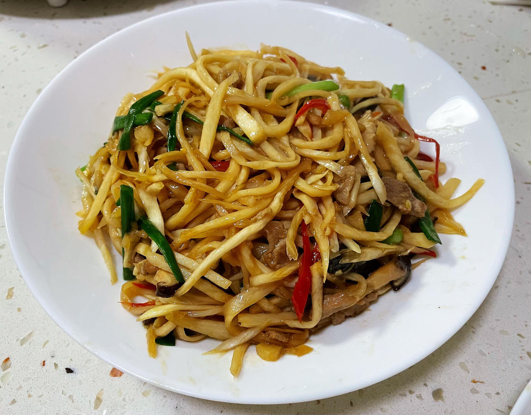 开胃又好吃——酸酸的茭白炒三丝