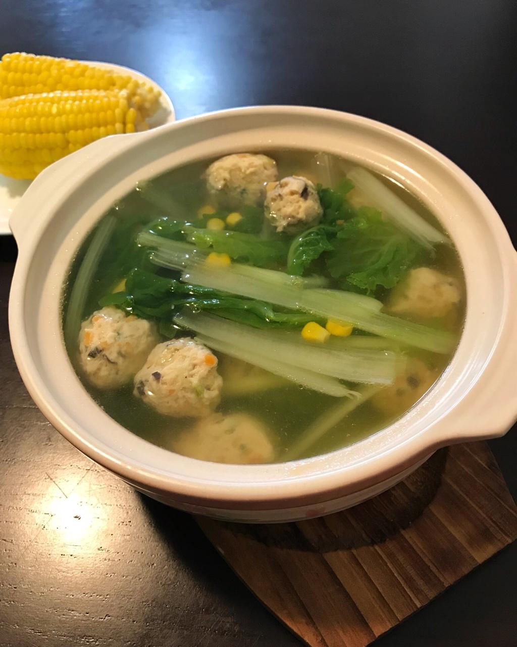 吉吉茫茫做的碧波蔬菜鸡肉丸