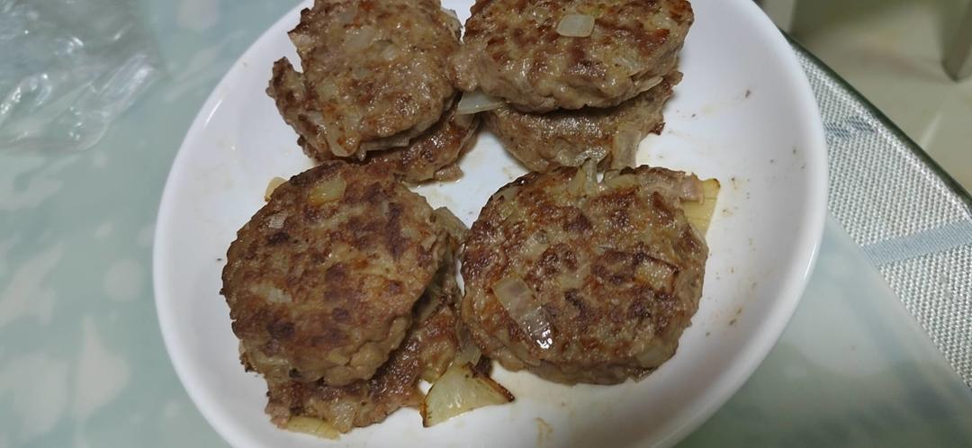 鲜嫩多汁牛肉饼