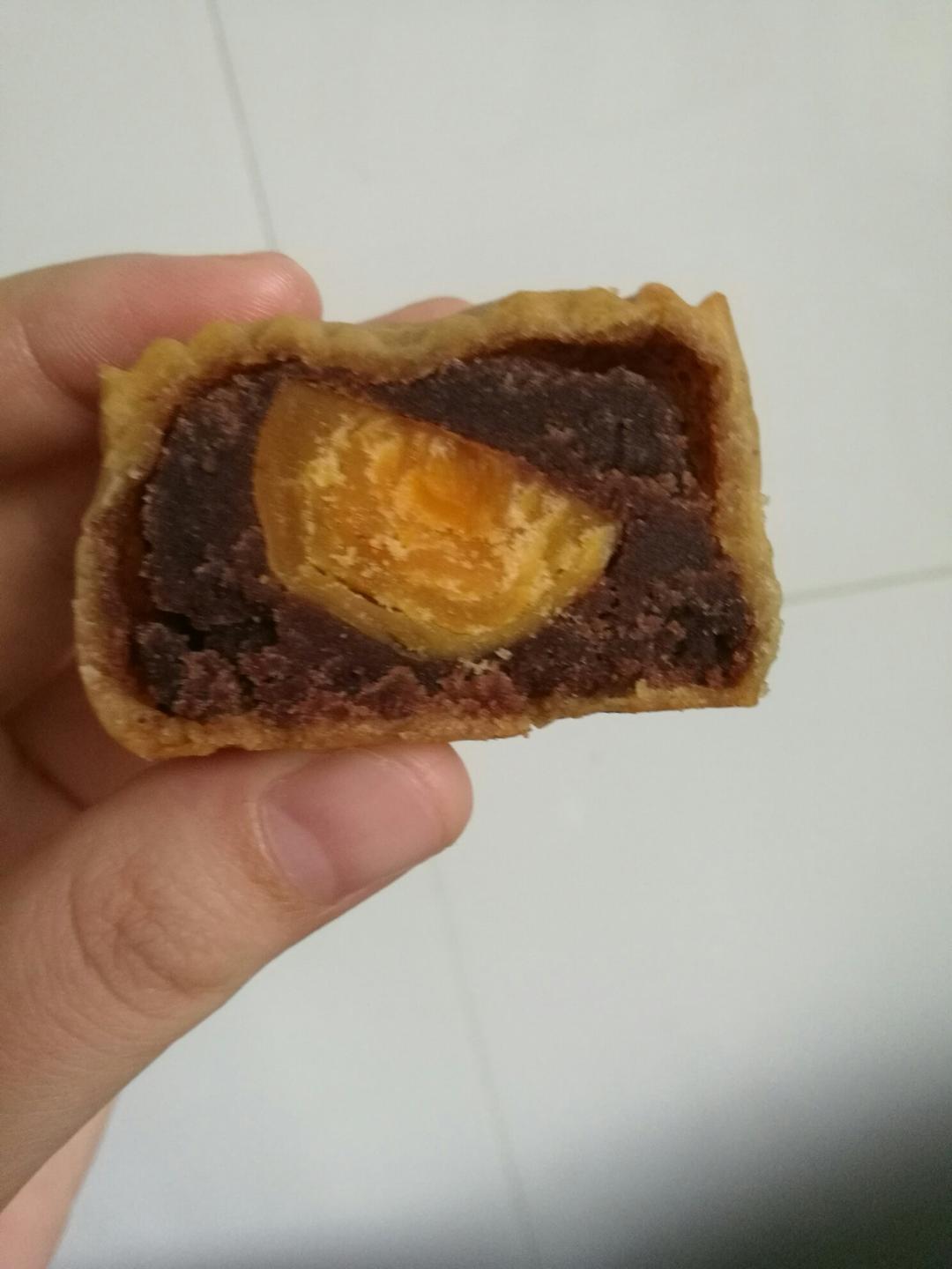 广式月饼—蛋黄莲蓉月饼