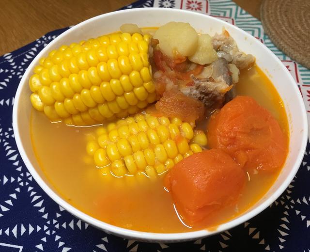 广式老火汤：红萝卜玉米土豆番茄猪骨汤（真空煲做法）