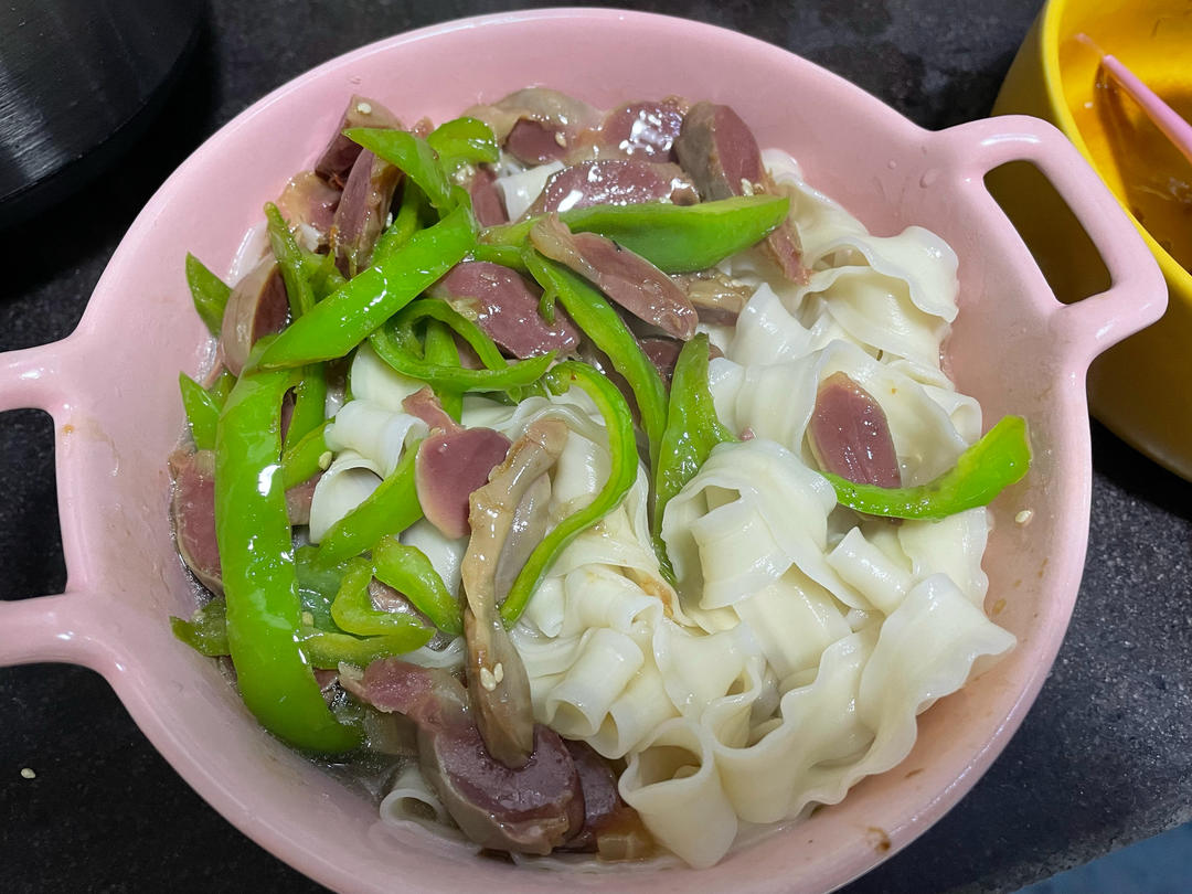 土豪标配的鸭胗凉面